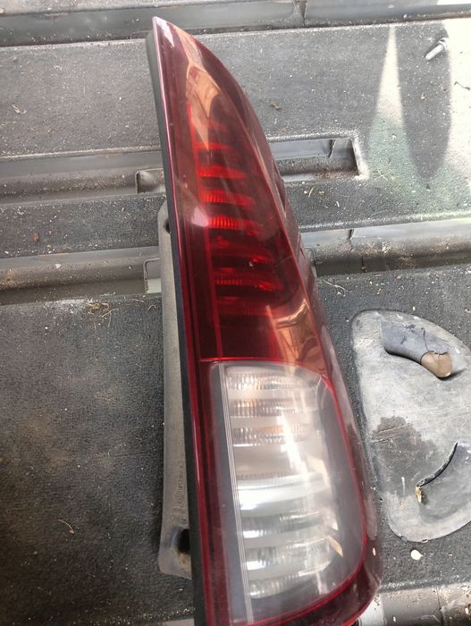 Witam sprzedam lampy tylne do Renault Espace 4