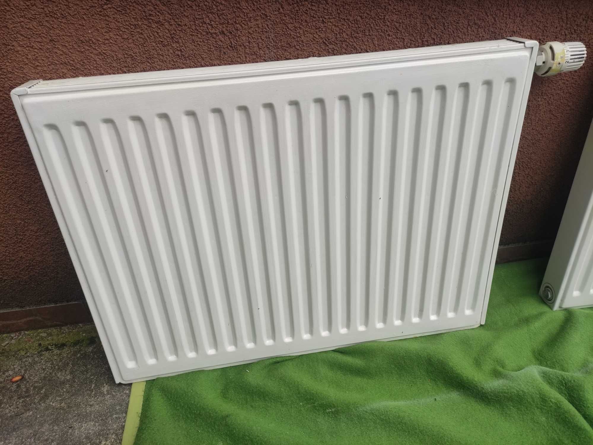 Grzejnik panelowy kaloryfer 970 , 800 , 480 mm na 600 mm wysokość