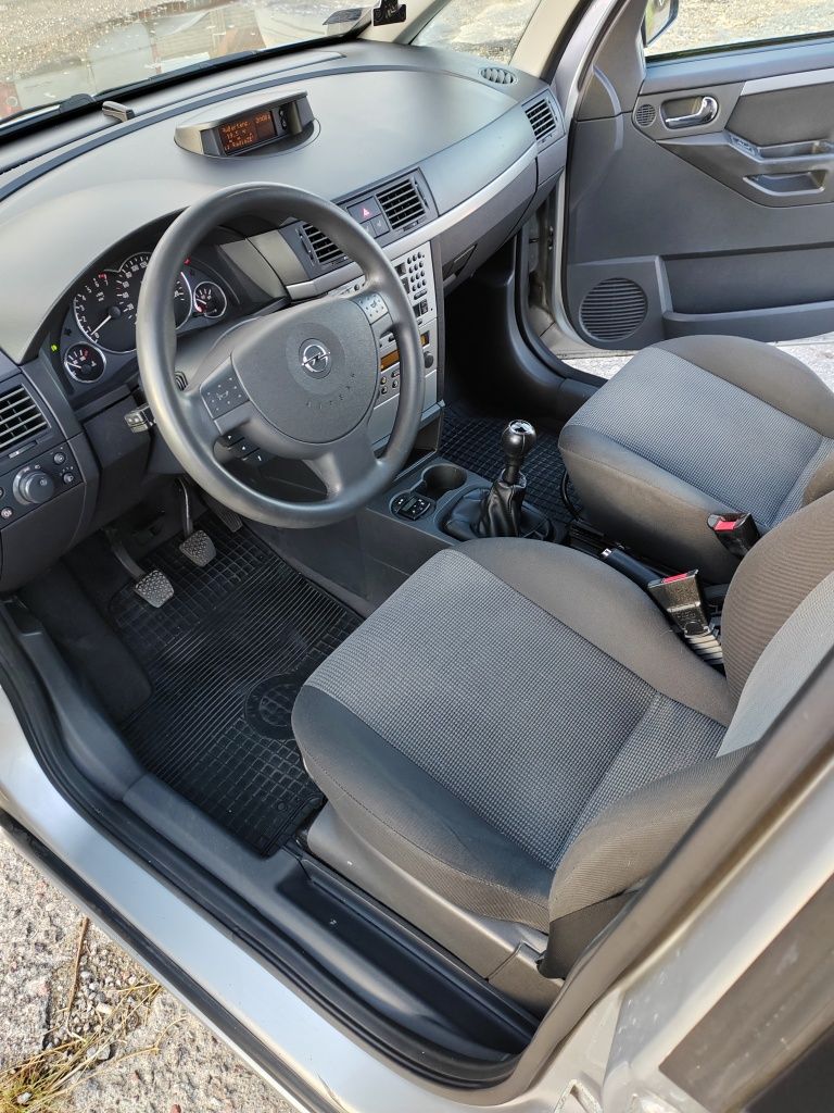 Opel meriva a 2004rok