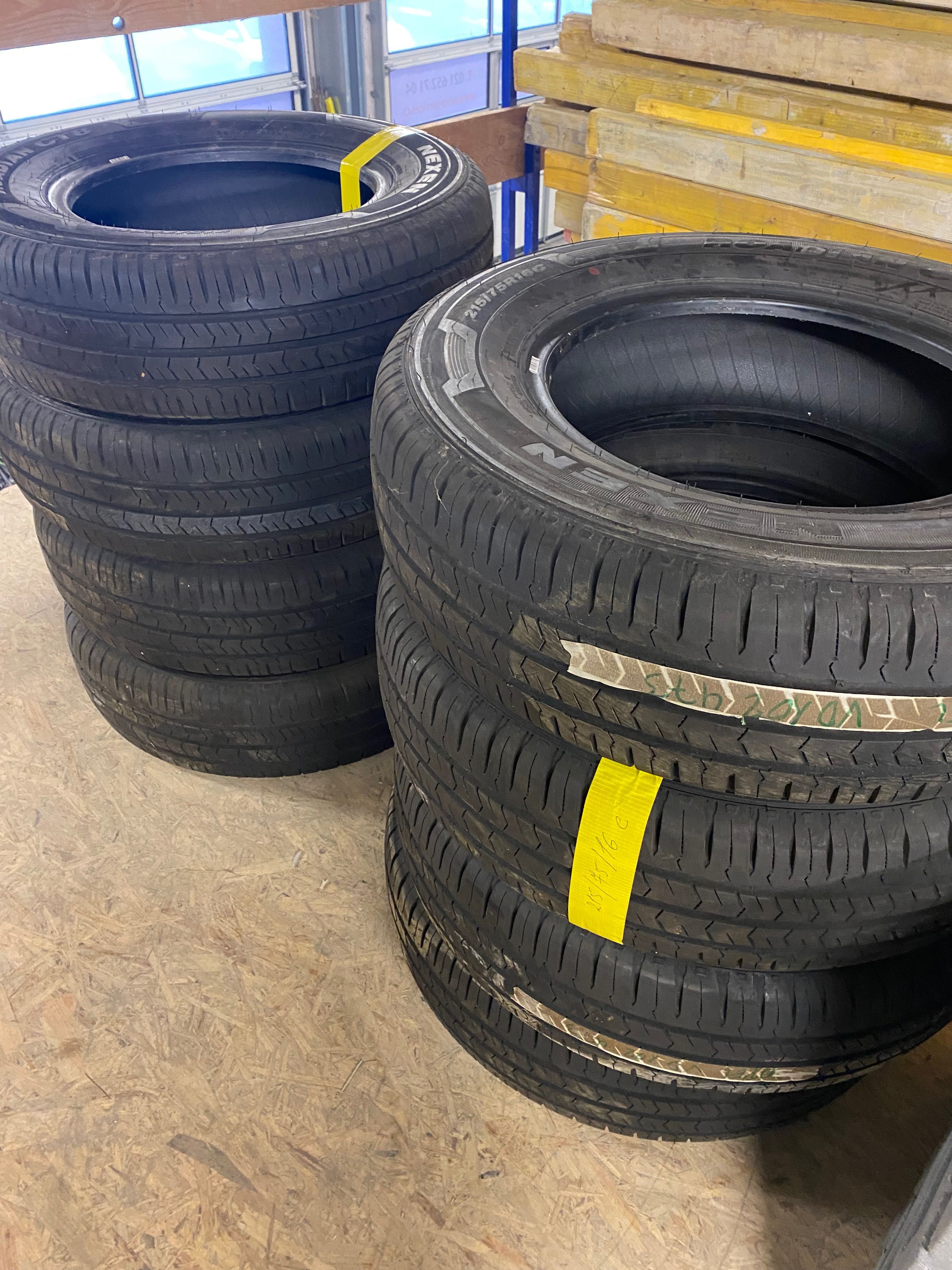 Pneus para utilitários 215/75/16 C  Nexen
