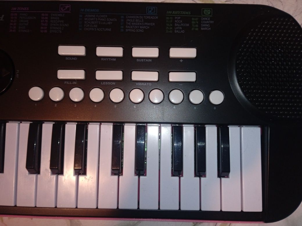 Keyboard na baterie