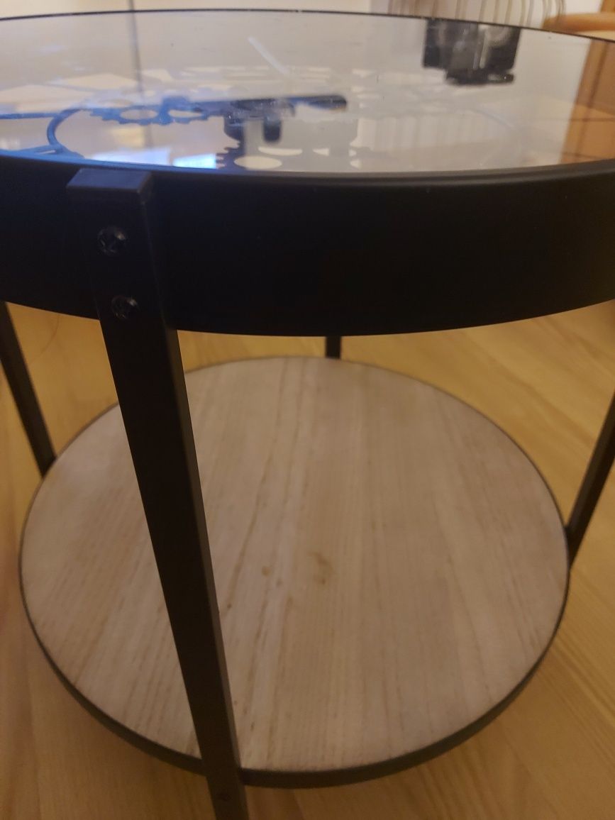 Mesa de centro com relógio