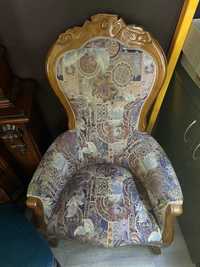 Італійське крісло з подушкою