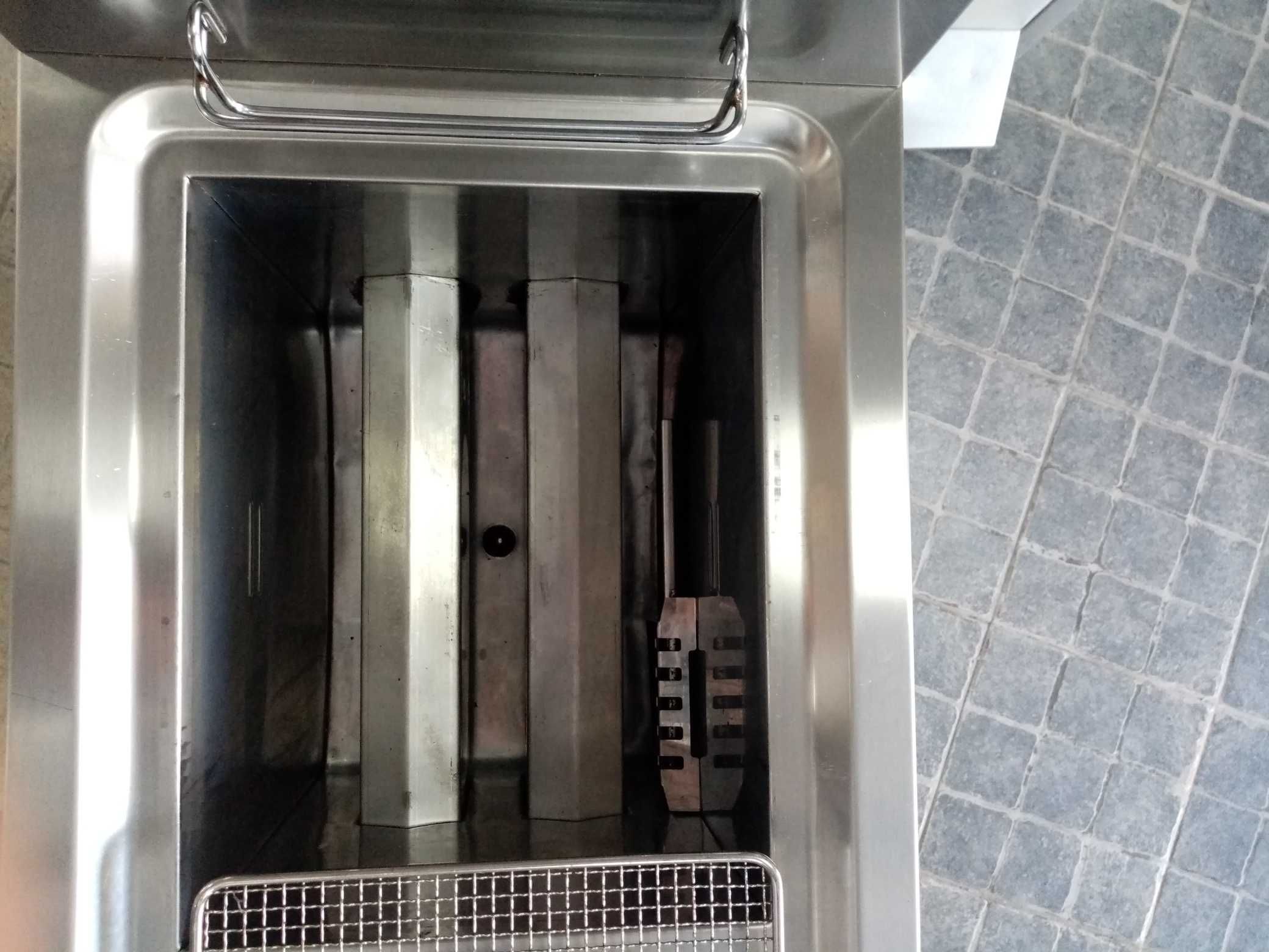 Fritadeira a gás de 15 litros ACM189 - Usado