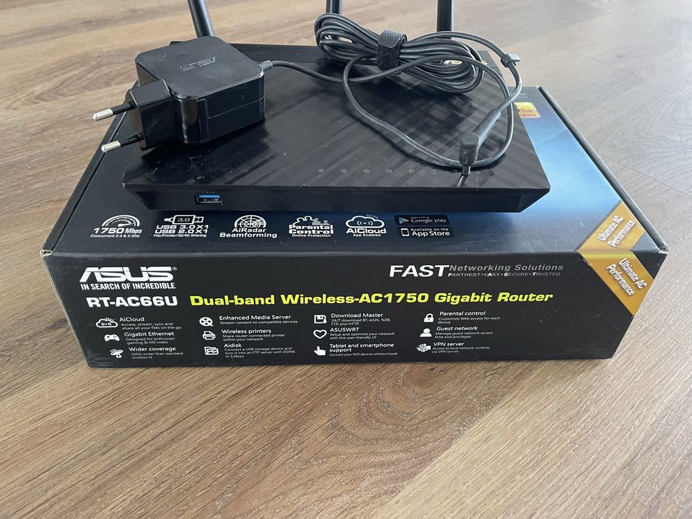Router ASUS - RT-AC66U