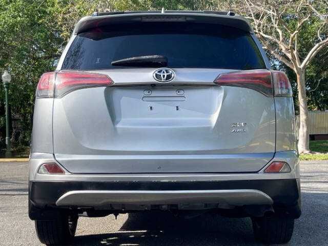 Toyota RAV4 XLE 2018