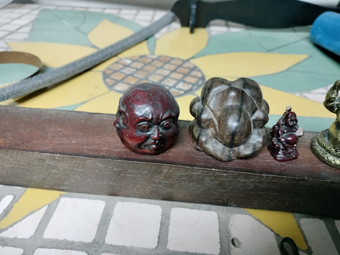 Sprzedam figurki samurajów i buddy