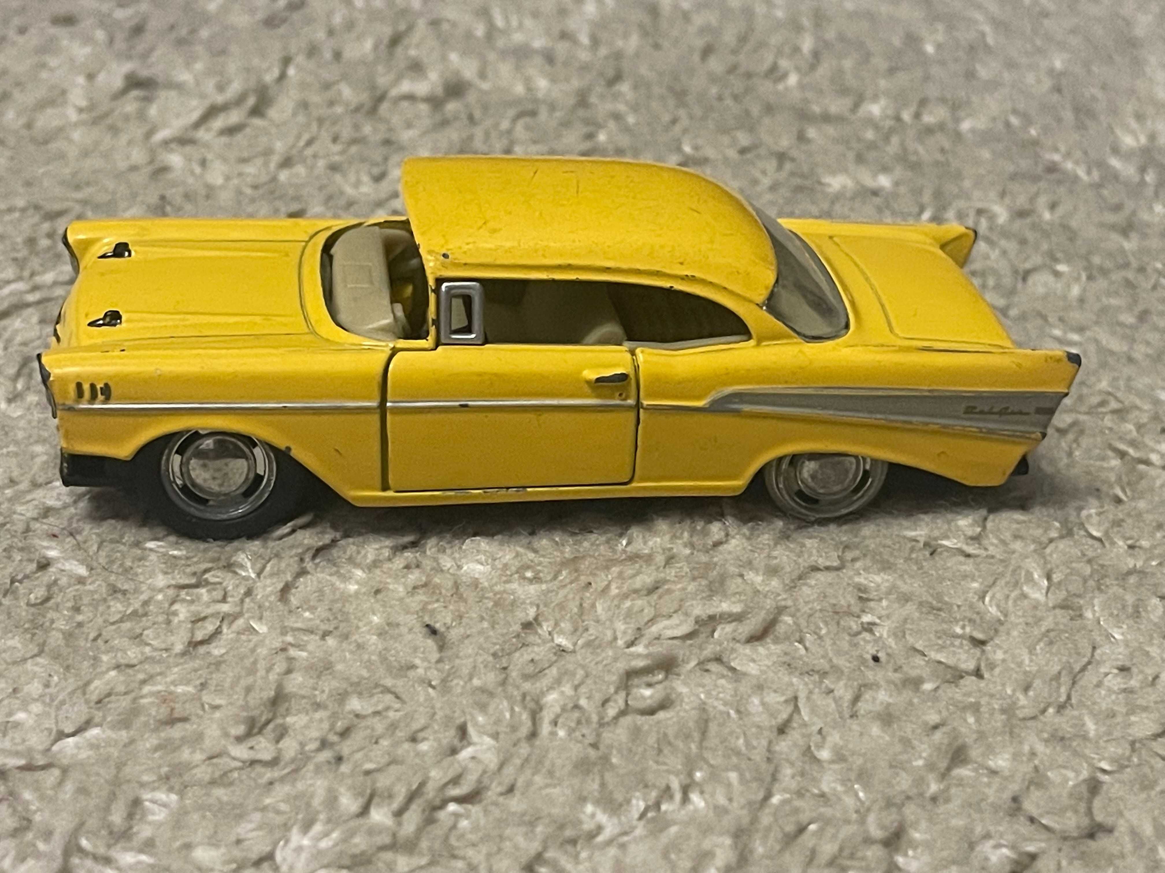 Модель машины Chevrolet Bel Air 1957 1/40 KINSMART