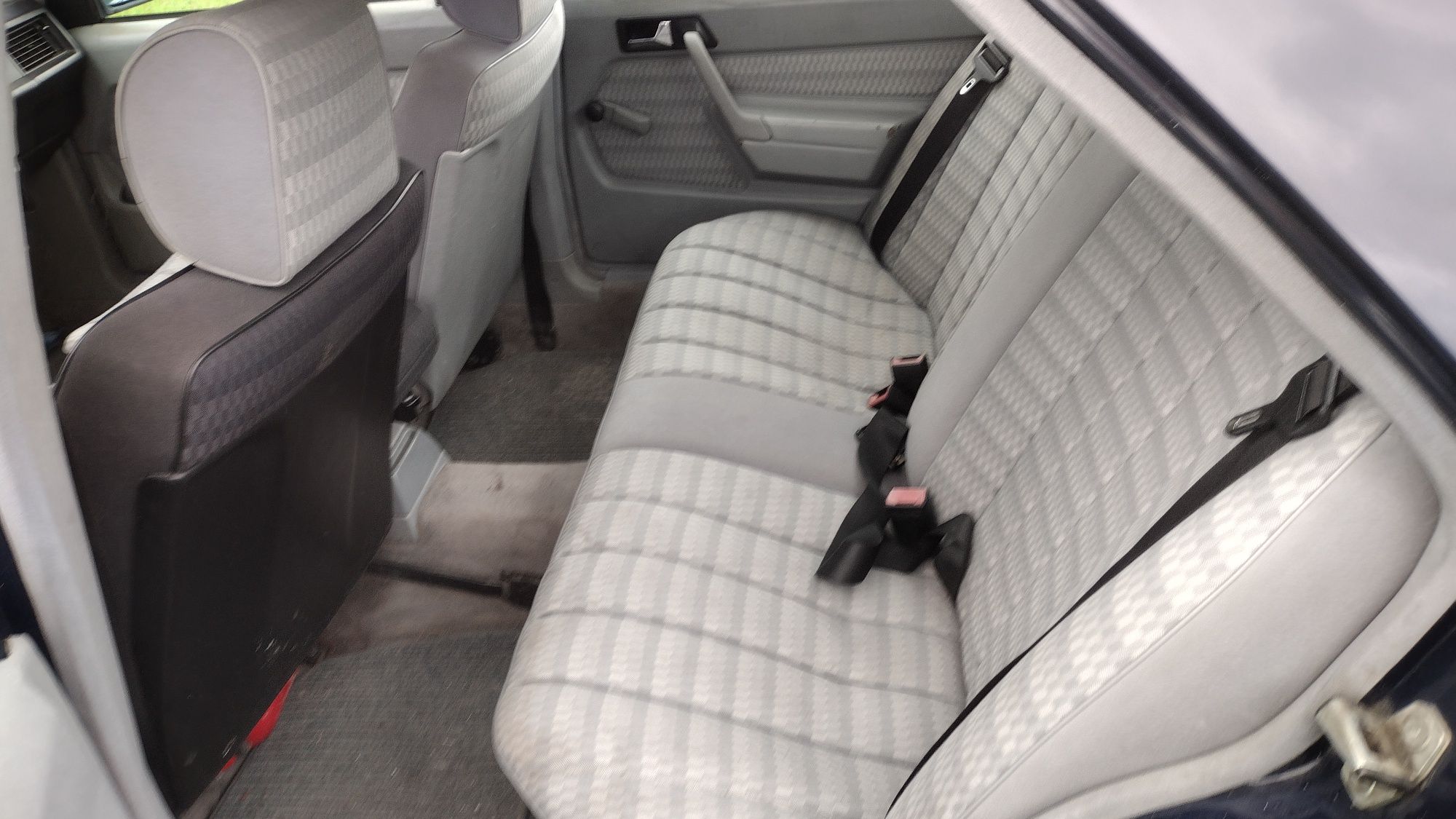 Mercedes w201 190 D 75 koni