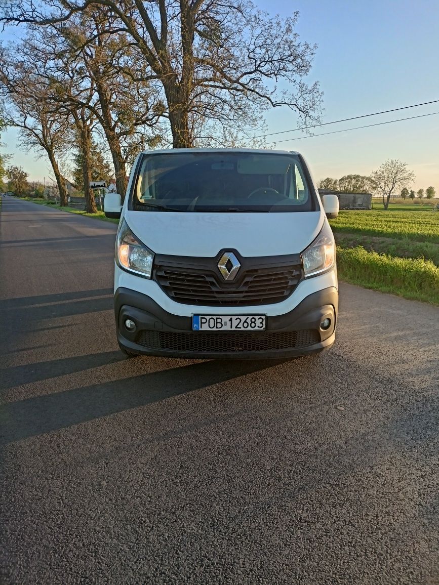 Renault Trafic III 9 osób