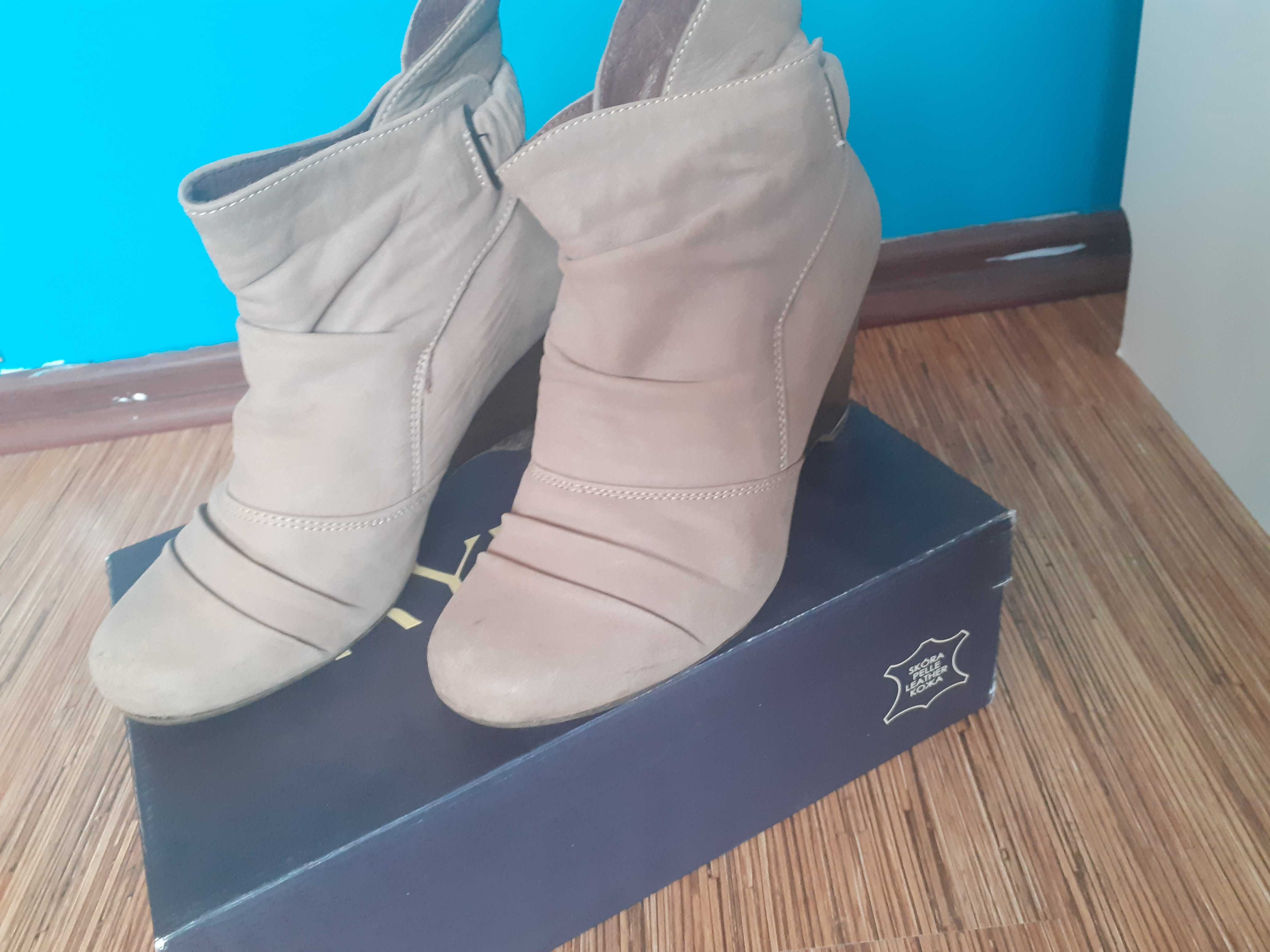Buty botki Lasocki rozmiar 37 Długość wkladki 24 cm skóra tanio
