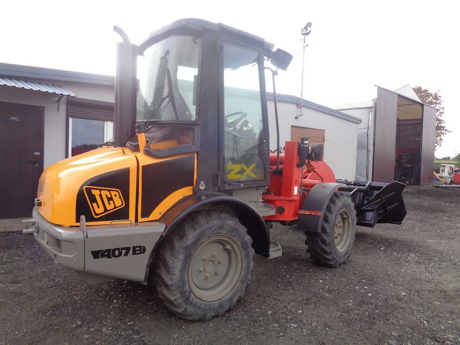 Ładowarka JCB 407 B ZX + łyżka bocznego wysypu 2005 r