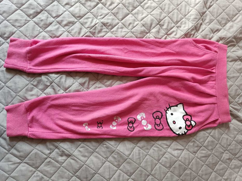 Spodnie dresowe na licencji Hello Kity