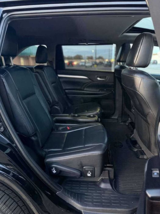 Toyota Highlander XLE      2019