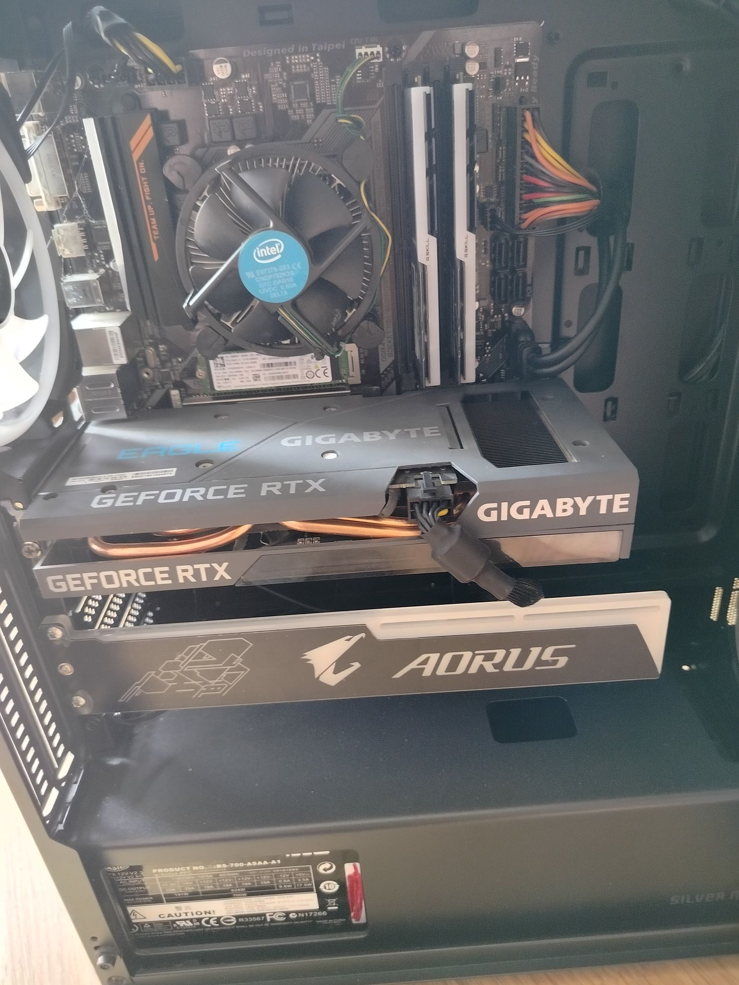 Komputer do gier RTX 3060 Intel SSD ARGB