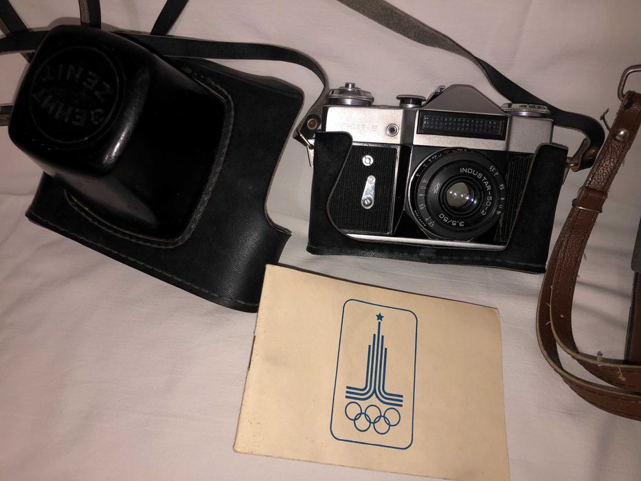 Фотоапарат "Зенит-Е"/Industar-50-2 та спалах "Луч-70"
