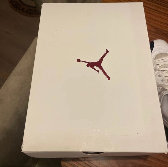 Sapatilhas Jordan Jumpman two trey brancas