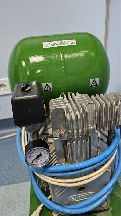 КОМПРЕСОР для стоматологічної установки.