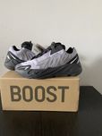 Yeezy 700 r. 40 2/3