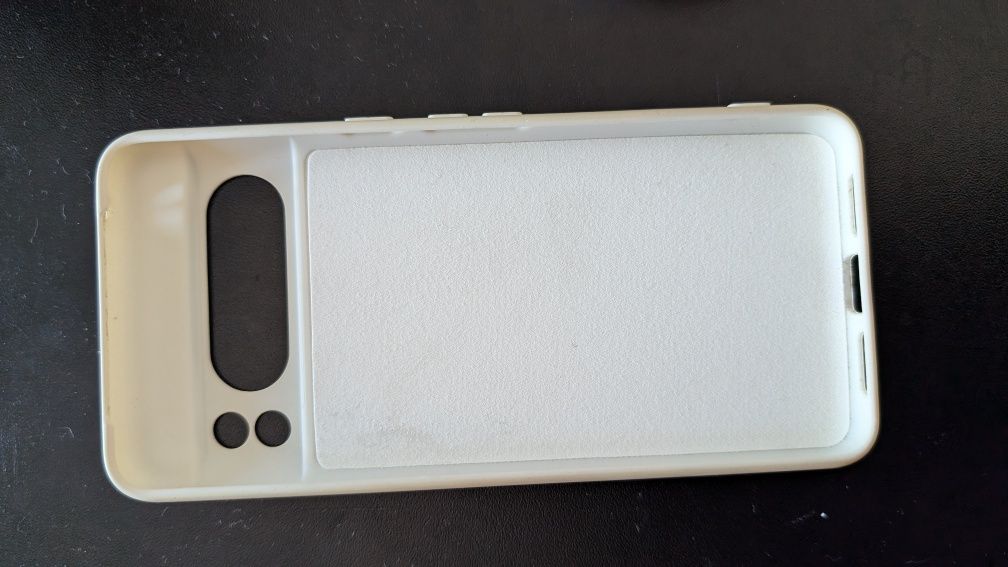 чохол pixel 8 pro бежевий