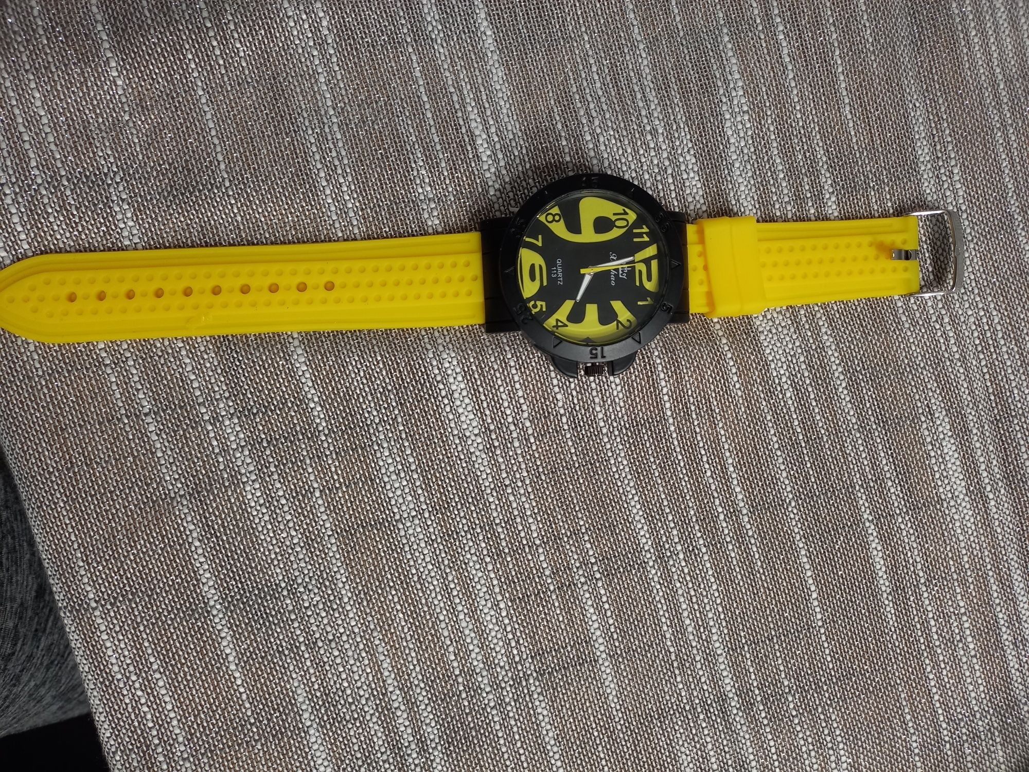 Zegarek  meski żółty