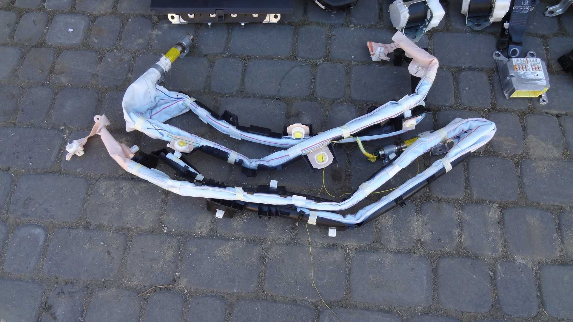 Toyota auris II  15-18 lift deska kokpit pasy airbag poduszki kurtyny