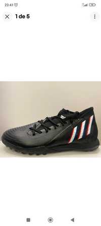 Chuteiras ADIDAS piso turf / sintético NOVAS Tam 42