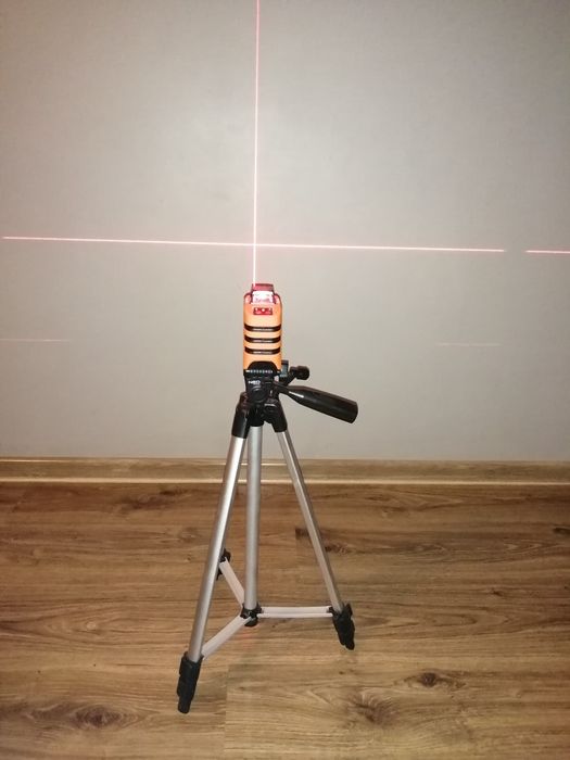 Wypożyczę laser płaszczyznowy