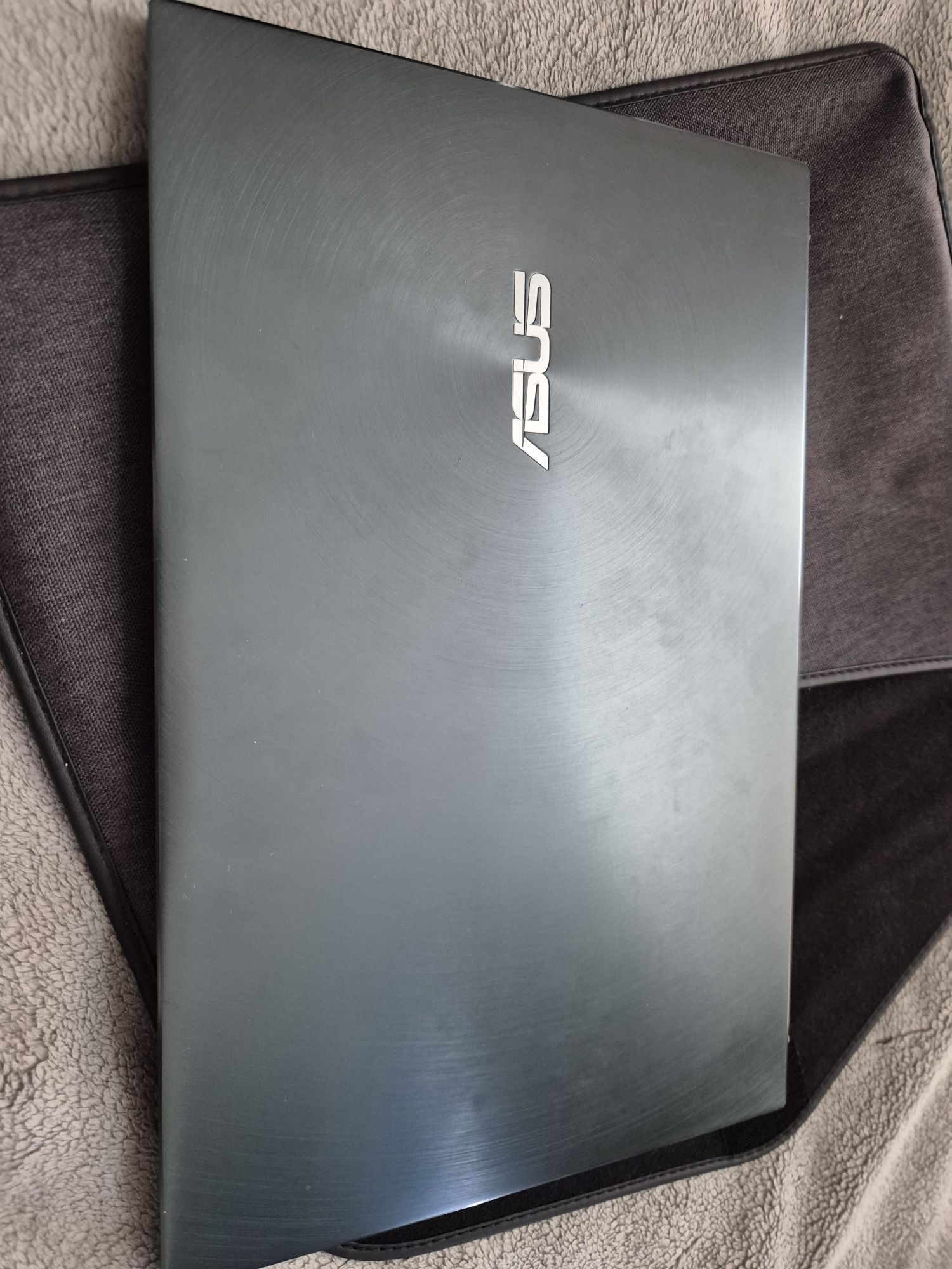ASUS ZenBook 14″ UX425E FHD i7-1165G7 Intel Iris Xe 16GB 512GB SSD