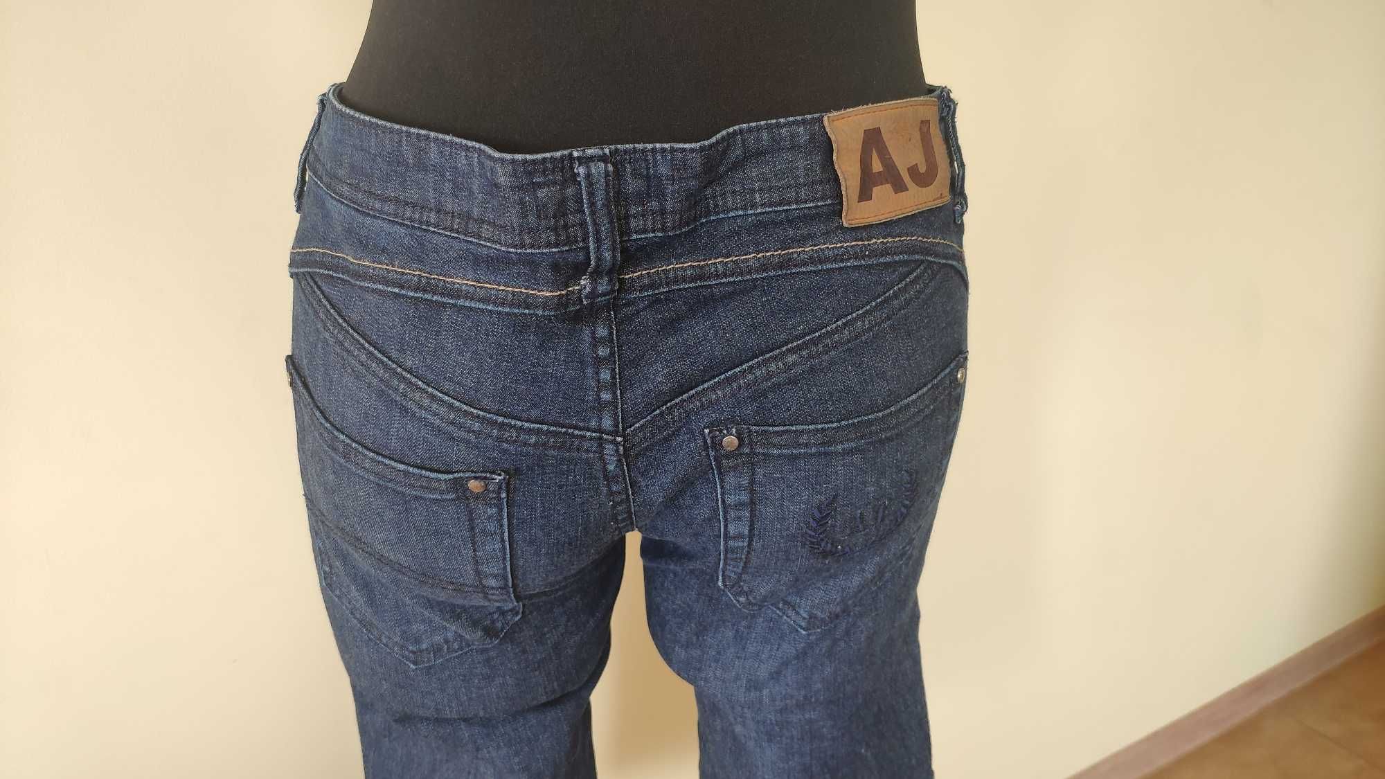 spodnie jeansowe dżinsy rybaczki armani jeans 98% bawełna rozmiar S 27