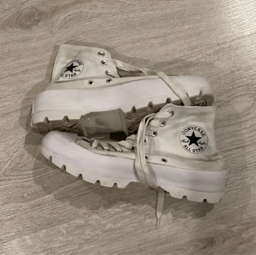 Biale buty converse na platformie 40