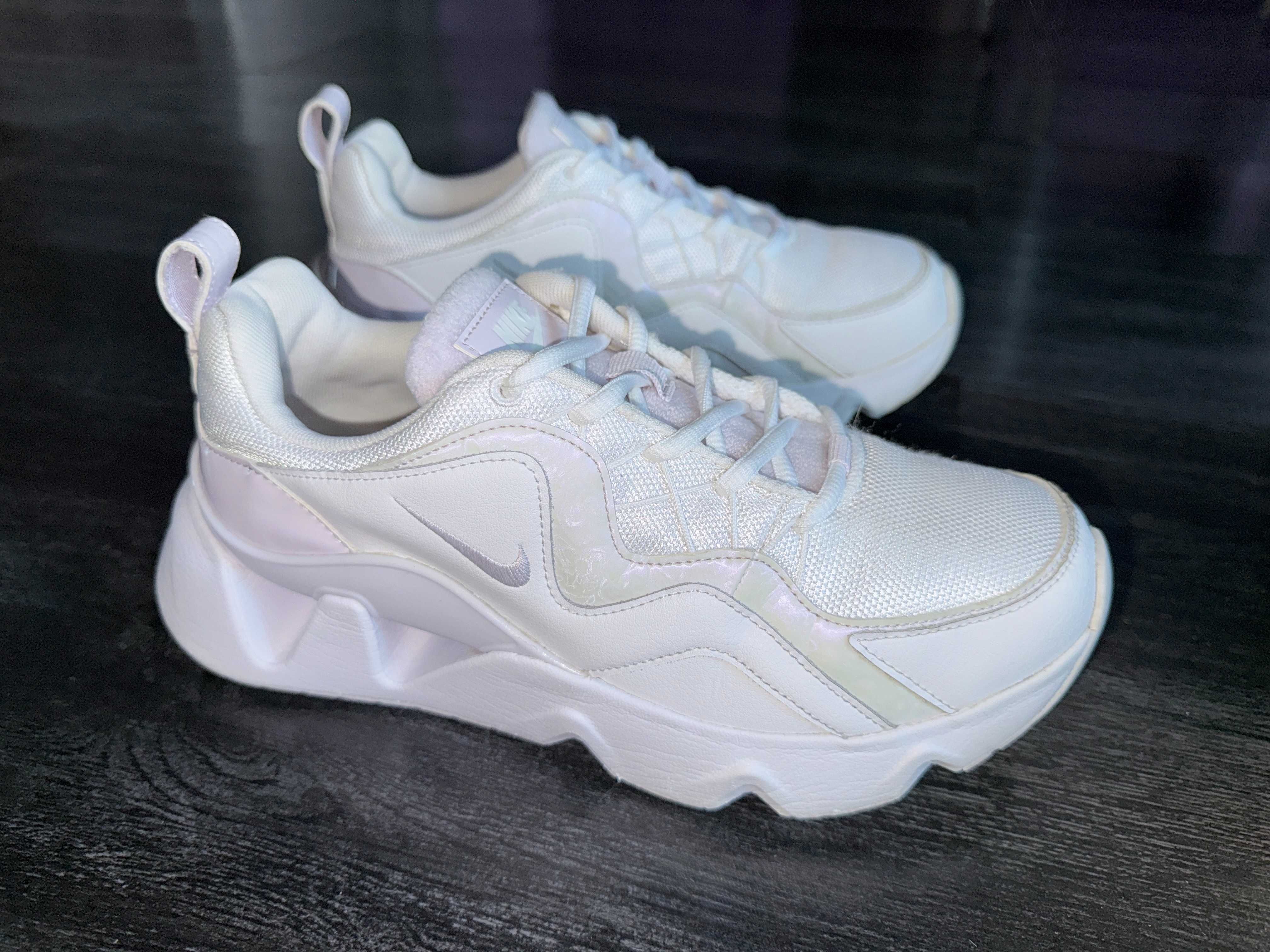Кросівки Nike RYZ 365, оригінал, р-р 40, устілка 26 см