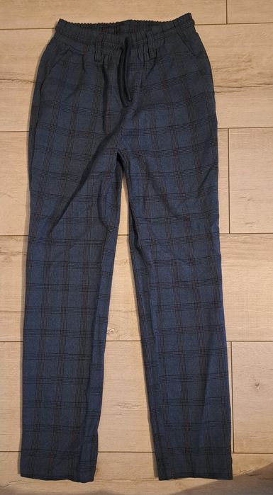 Spodnie chłopięce 152 cm.