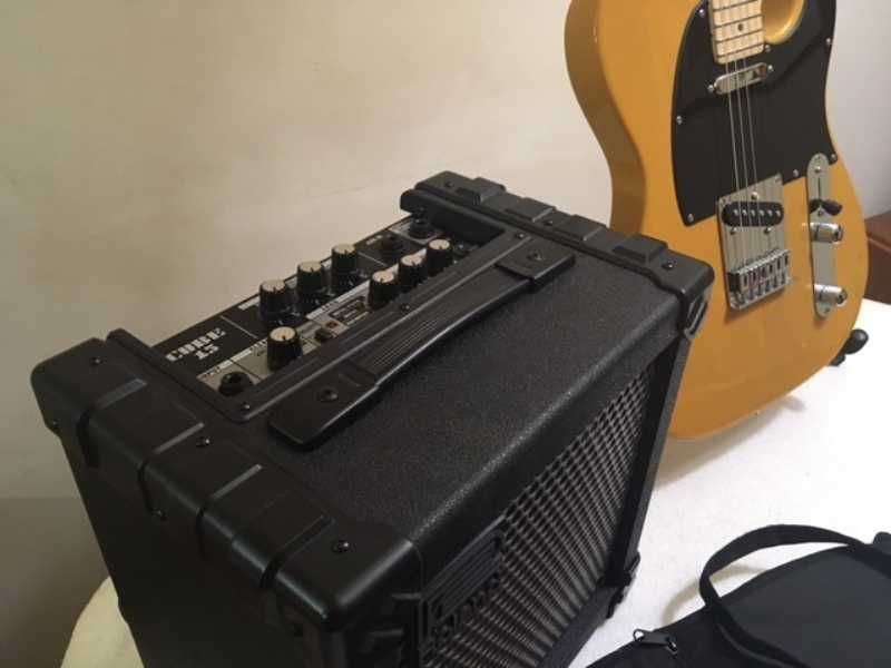 Kit de guitarra completo, de qualidade e em estado novo.