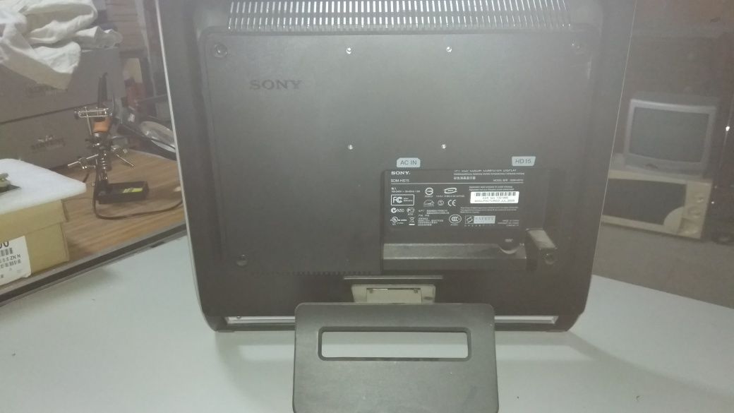 Monitor Sony em bom estado.