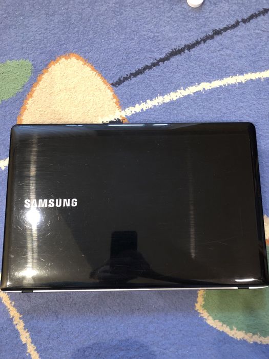 Продам ноутбук Samsung 300 E Windows 10 Pro