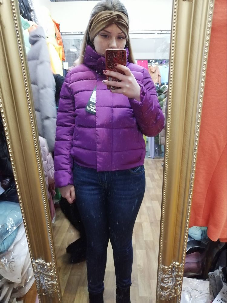 Куртка фіолетового кольору б/у, ціна 250 грн.