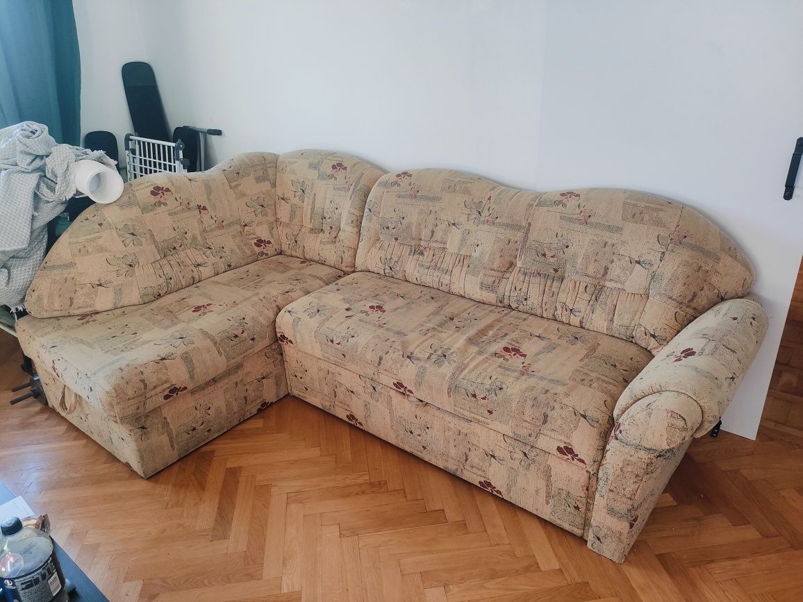 Kanapa-narożnik z funkcją spania