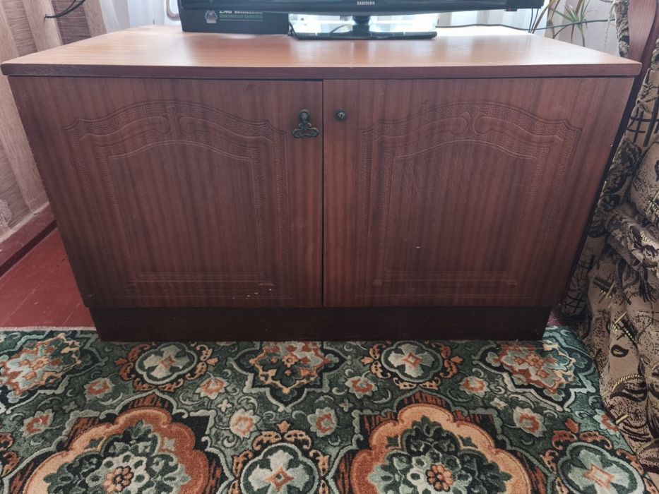 Тумба висота 53,  ширина 89, глибина 59.