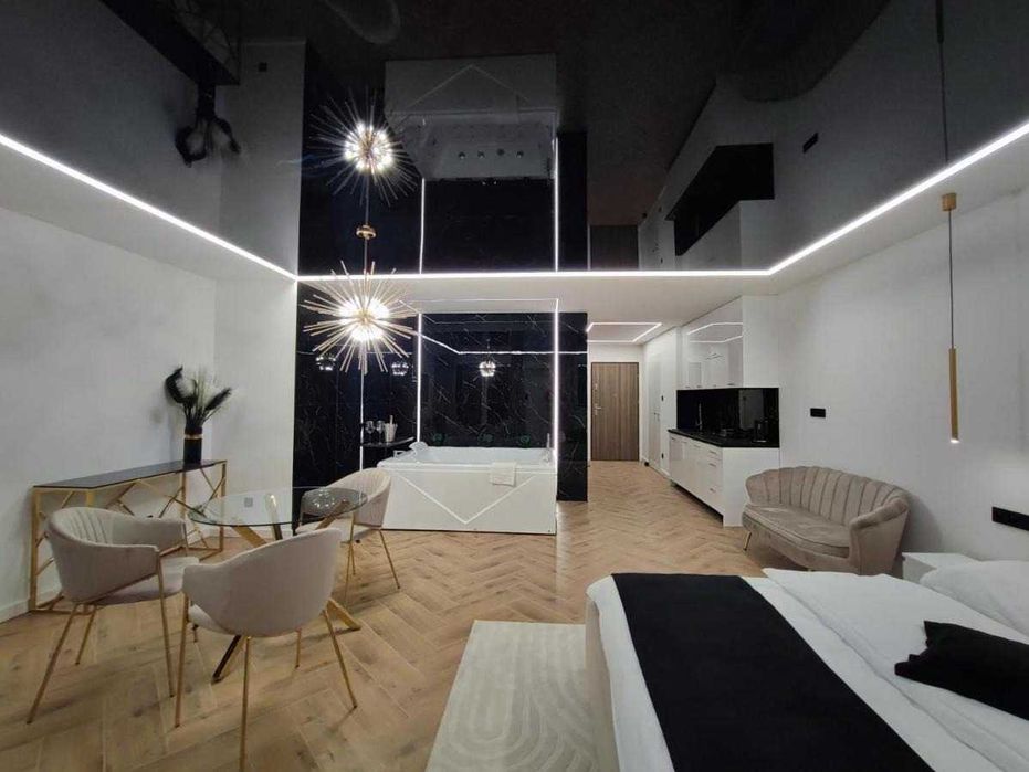 Stylowy Apartament z Wielką wanną z hydromasażem w centrum miasta!
