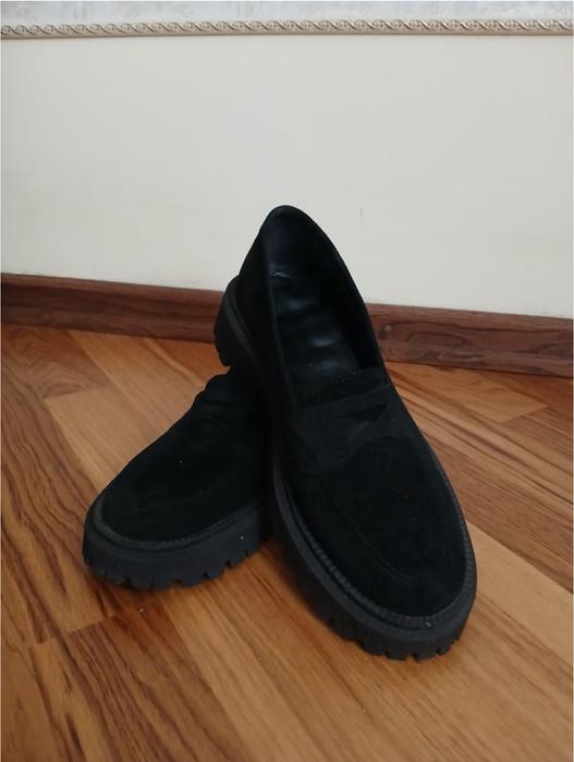 Замшеве жіноче взуття