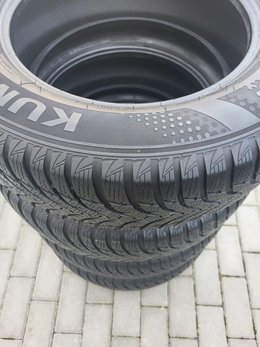 4x Opony Zimowe 215/65/16 Kumho Wintercraft WP51 Bieżnik 6mm