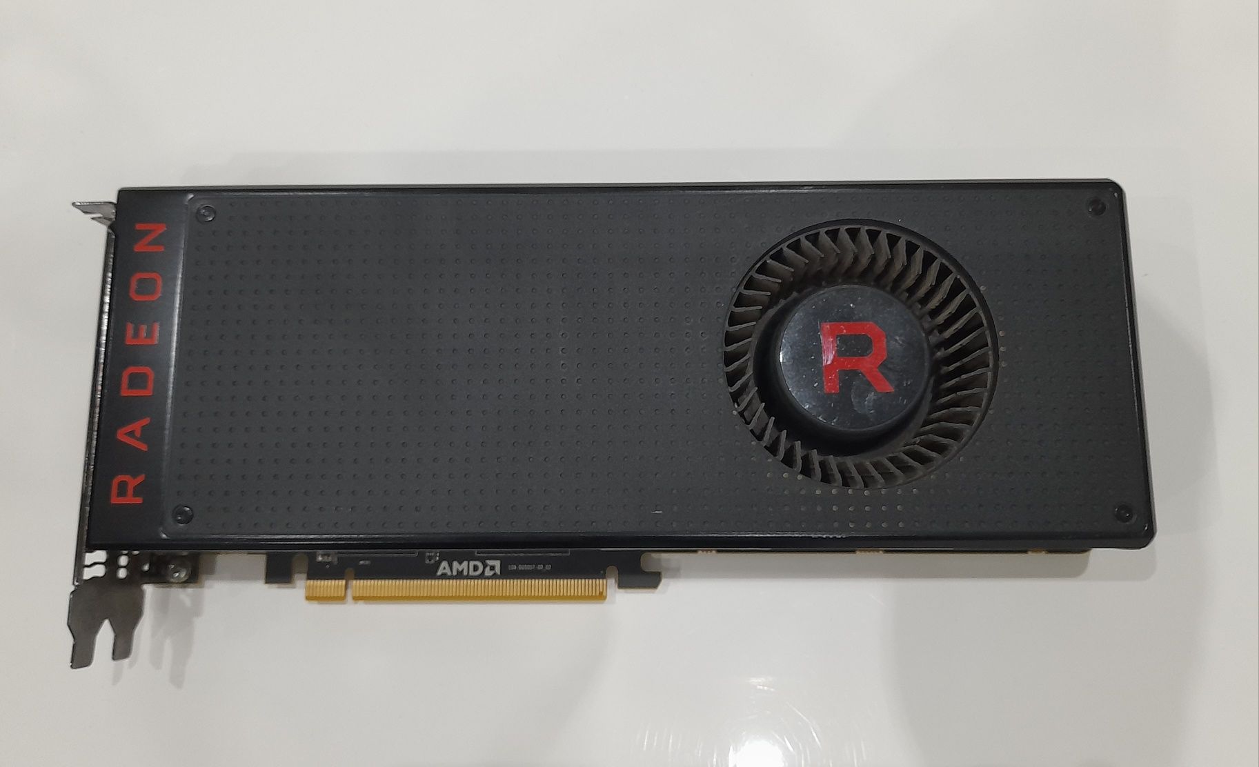 Karta graficzna Vega 64 8 GB Sapphire