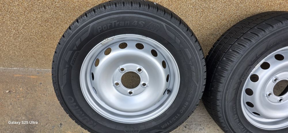 Renault Master 3 4 koła 16  2x Barum 2x Kumho 225/65/16c