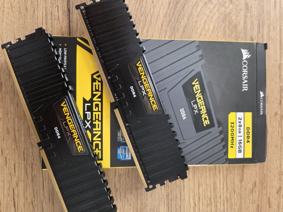 2x8gb Corsair Vengeance LPX 16gb 3200Mhz