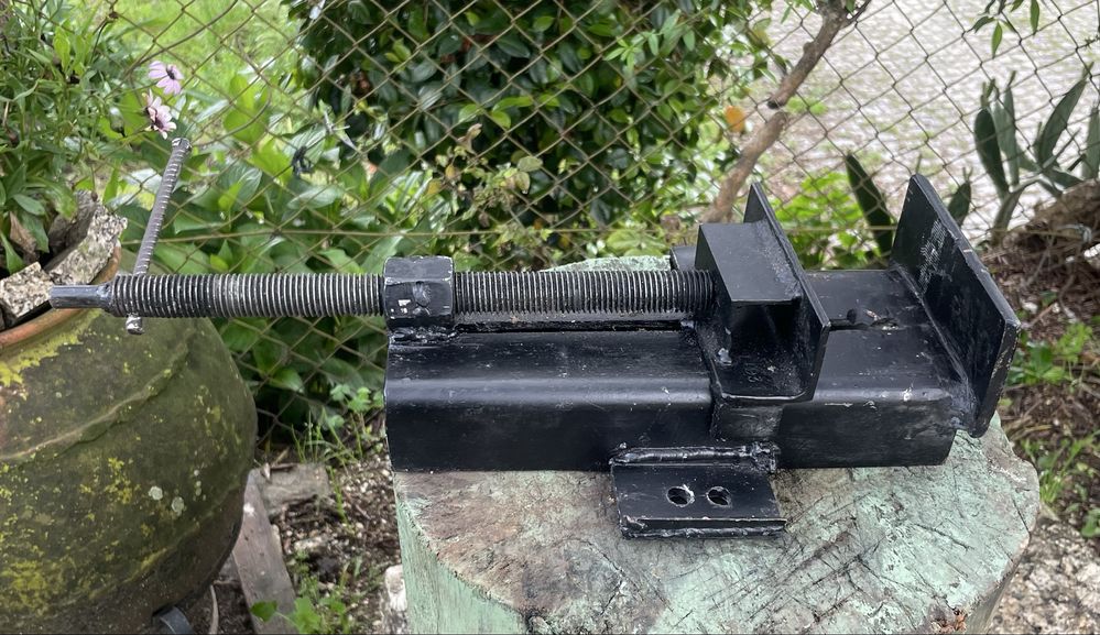Vendo torno muito bom