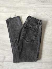 Mom jeans czarne przetarcia House XXS 32