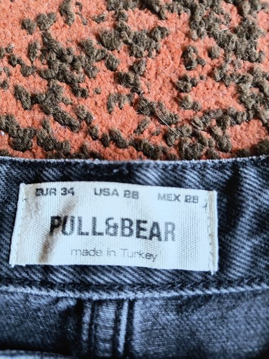 Jeansy Pull&Bear m)odzieżowe