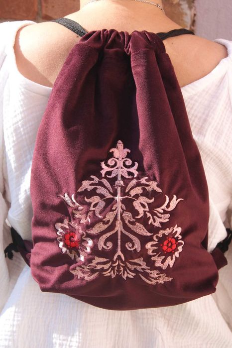 Workoplecak haftowany. Handmade Ostrich