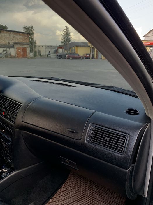 Golf mk4 2003 рік